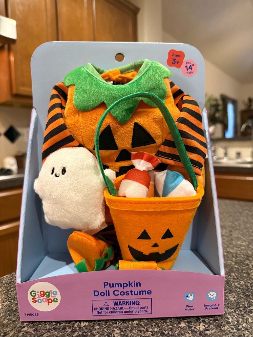 Giggle Scape Pumpkin Doll Costume - Will fit Medium
Size Labubu Dolls